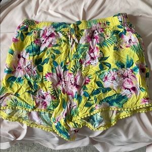 Hollister High Rise Soft Short